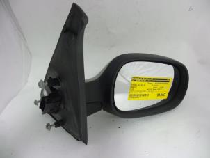 Used Wing mirror, right Renault Clio II (BB/CB) 1.6 16V Price € 15,00 Margin scheme offered by Autobedrijf Broekhuis B.V.