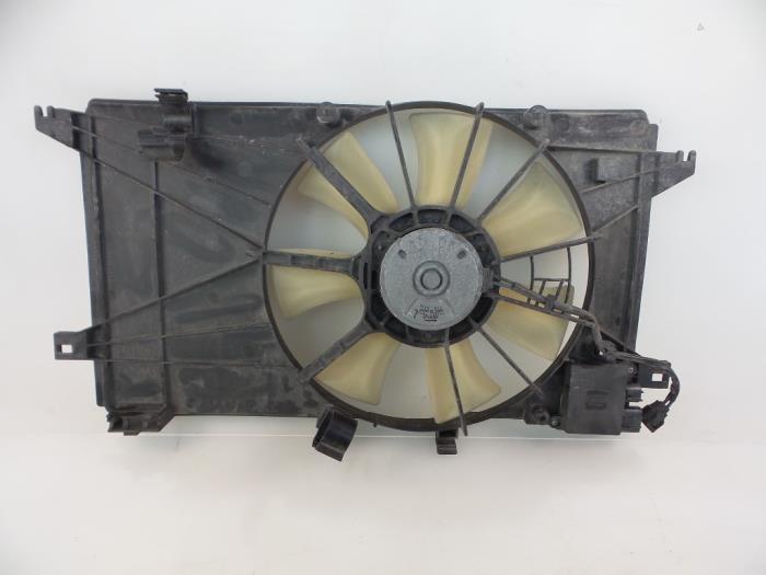Używane Silnik wentylatora Mazda 5 (CR19) 2.0 CiDT 16V Normal Power Cena € 30,00 Procedura marży oferowane przez Autobedrijf Broekhuis B.V.