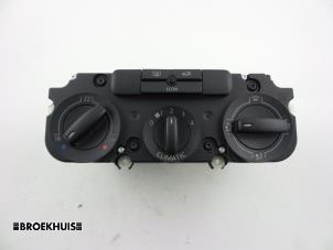 Used Heater control panel Volkswagen Passat Variant (3C5) 2.0 TDI 16V 140 Price € 20,00 Margin scheme offered by Autobedrijf Broekhuis B.V.