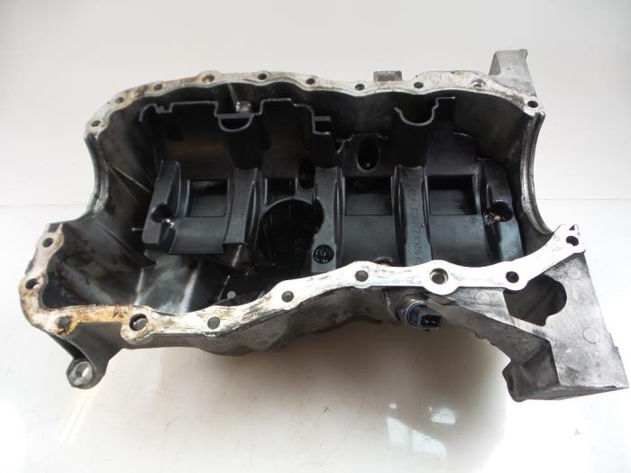 Gebrauchte Ölwanne Renault Scénic II (JM) 1.5 dCi 105 Preis € 30,00 Margenregelung angeboten von Autobedrijf Broekhuis B.V.