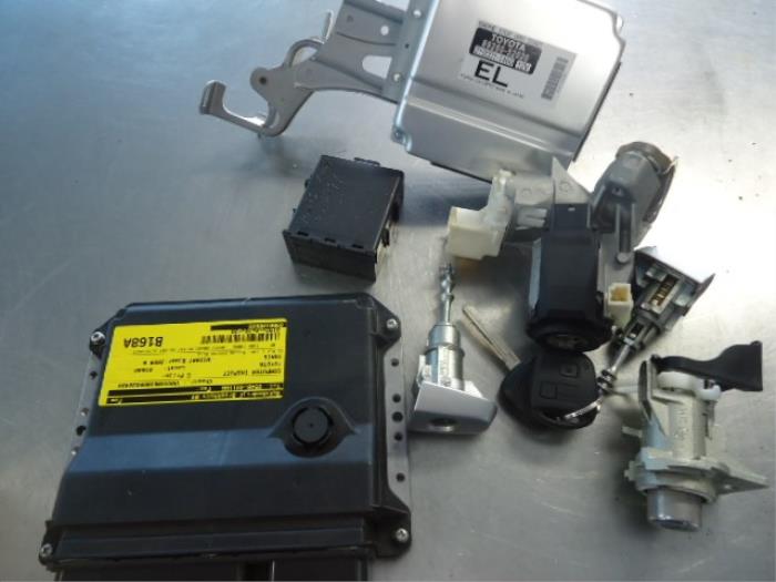 Injection computer from a Toyota Yaris II (P9) 1.33 16V Dual VVT-I 2009