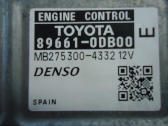 Ordenadores de inyección de un Toyota Yaris II (P9) 1.33 16V Dual VVT-I 2009
