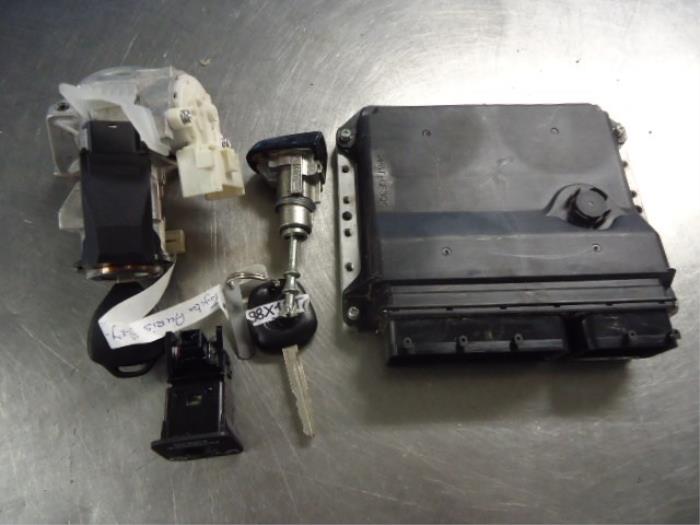 Used Injection computer Toyota Auris (E15) 2.0 D-4D-F 16V Price € 75,00 Margin scheme offered by Autobedrijf Broekhuis B.V.