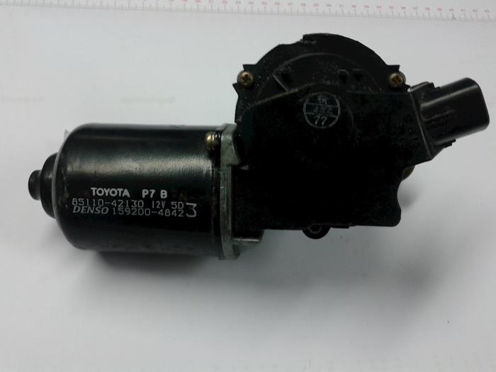Front wiper motor from a Toyota RAV4 (A2) 1.8 16V VVT-i 4x2 2002