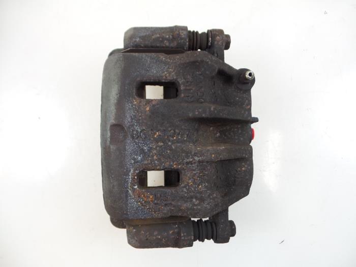 Gebrauchte Bremszange rechts vorne Hyundai Santa Fe I 2.7 V6 24V 4x4 Autom. Preis € 15,00 Margenregelung angeboten von Autobedrijf Broekhuis B.V.