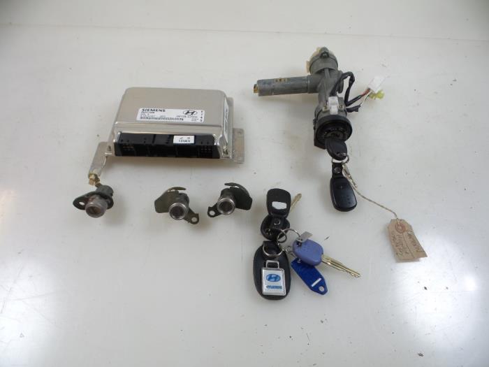 Used Injection computer Hyundai Santa Fe I 2.7 V6 24V 4x4 Autom. Price € 50,00 Margin scheme offered by Autobedrijf Broekhuis B.V.
