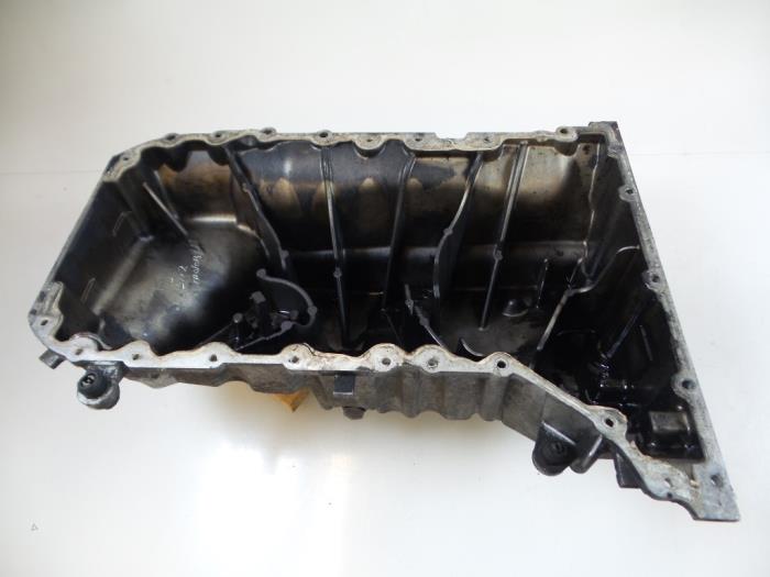 Usagé Couvercle carter Volkswagen Transporter/Caravelle T5 2.5 TDi 4Motion Prix € 60,00 Règlement à la marge proposé par Autobedrijf Broekhuis B.V.