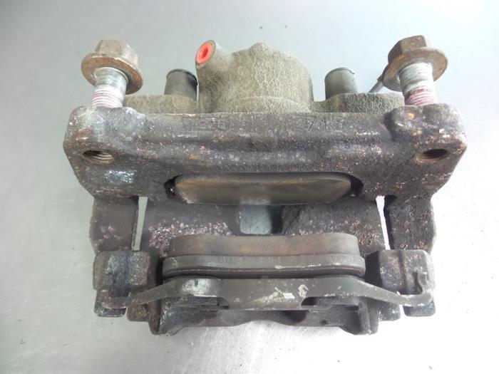 Front brake calliper, left from a Alfa Romeo 159 Sportwagon (939BX) 1.9 JTDm 2008
