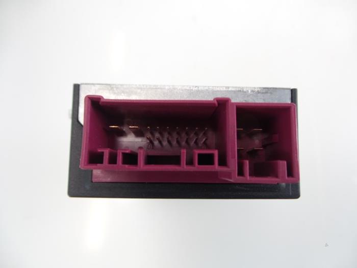 Fuel pump relay BMW 5 serie 520d 16V Edition Fleet 7180427 HELLA