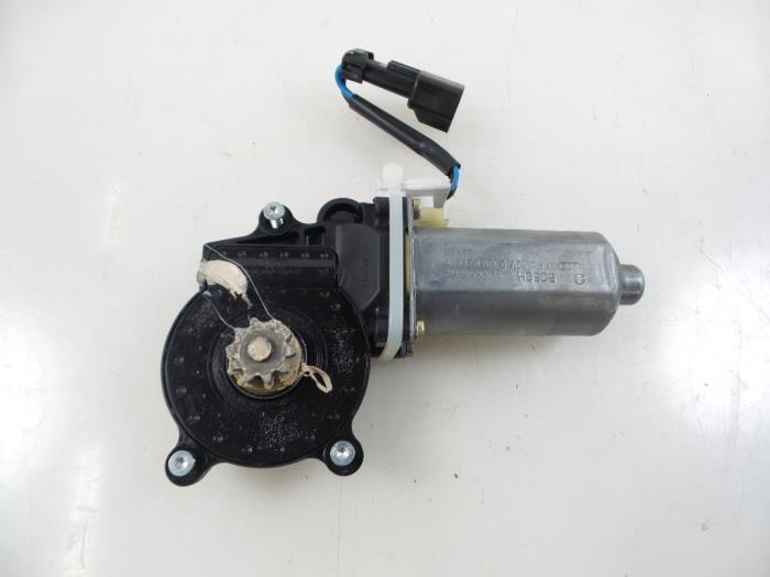 Usados Motor de ventanilla de puerta Ferrari 360 Modena Spider 3.6 V8 40V Precio € 200,00 Norma de margen ofrecido por Autobedrijf Broekhuis B.V.