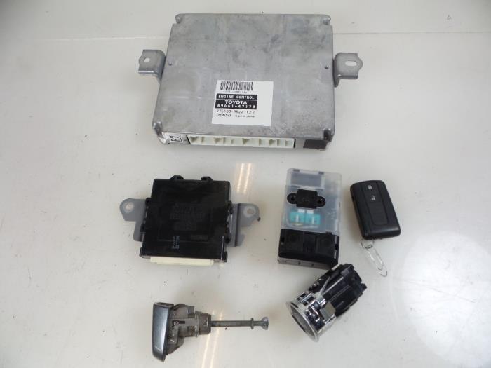 Used Injection computer Toyota Prius (NHW20) 1.5 16V Price € 75,00 Margin scheme offered by Autobedrijf Broekhuis B.V.