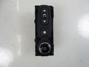 Used Navigation control panel Renault Clio IV Estate/Grandtour (7R) 1.5 Energy dCi 90 FAP Price € 20,00 Margin scheme offered by Autobedrijf Broekhuis B.V.