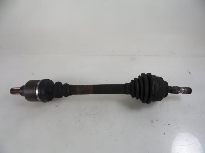 Gebrauchte Antriebswelle links vorne Citroen C5 I Berline (DC) 2.0 HDi 110 Preis € 20,00 Margenregelung angeboten von Autobedrijf Broekhuis B.V.