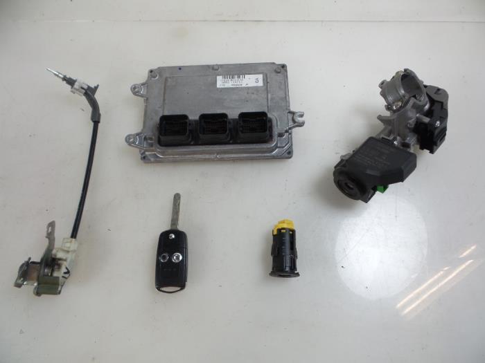 Used Injection computer Honda Jazz (GE6/GE8/GG/GP) 1.3 VTEC 16V Hybrid Price € 100,00 Margin scheme offered by Autobedrijf Broekhuis B.V.