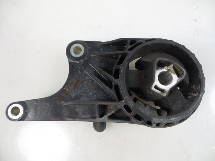 Usagé Support moteur Opel Astra J (PD5/PE5) 1.4 Turbo 16V Prix € 15,00 Règlement à la marge proposé par Autobedrijf Broekhuis B.V.