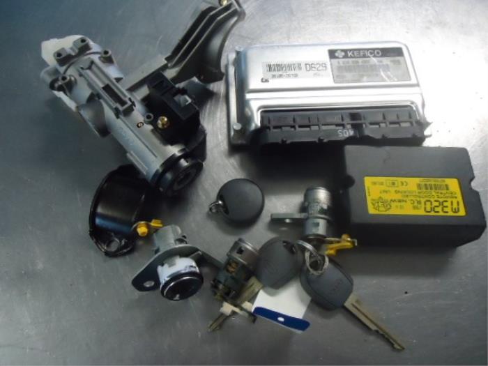 Used Injection computer Kia Cerato 1.6 16V Price € 50,00 Margin scheme offered by Autobedrijf Broekhuis B.V.