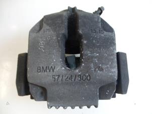 Used Front brake calliper, right BMW 3 serie (E90) 325i 24V Price € 25,00 Margin scheme offered by Autobedrijf Broekhuis B.V.