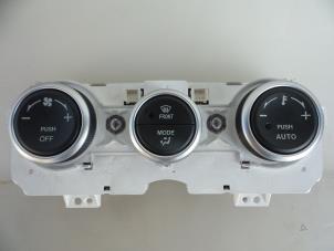 Usagé Panneau de commandes chauffage Mazda 6 (GG12/82) 2.0 CiDT 16V Prix € 35,00 Règlement à la marge proposé par Autobedrijf Broekhuis B.V.