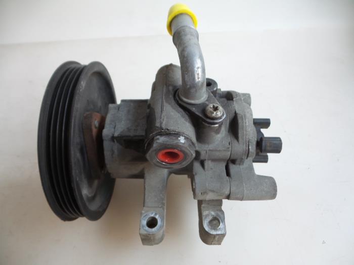 Usagé Pompe de direction Ford Transit 2.2 TDCi 16V Prix € 90,75 Prix TTC proposé par Autobedrijf Broekhuis B.V.