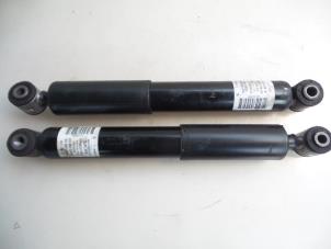 Used Shock absorber kit Citroen Jumpy (G9) 1.6 HDI 16V Price € 60,50 Inclusive VAT offered by Autobedrijf Broekhuis B.V.