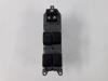 Electric window switch from a Toyota Auris (E15), 2006 / 2012 2.0 D-4D-F 16V, Hatchback, Diesel, 1.998cc, 93kW (126pk), FWD, 1ADFTV; EURO4, 2006-10 / 2012-09, ADE150 2007