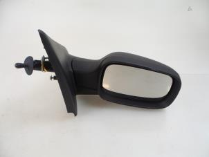 Used Wing mirror, right Renault Clio III (BR/CR) 1.4 16V Price € 30,00 Margin scheme offered by Autobedrijf Broekhuis B.V.