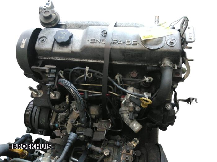 Engine from a Ford Mondeo II Wagon 1.8 TD CLX 1999