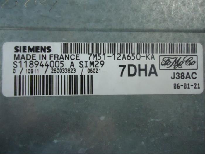 Injection computer from a Ford Focus 2 Wagon 1.6 Ti-VCT 16V 2006