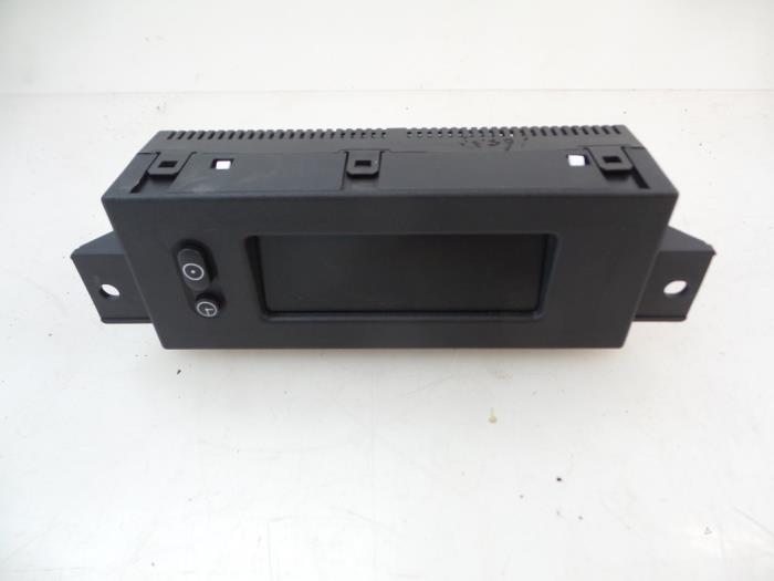 Begagnade Innerdisplay Opel Corsa D 1.4 16V Twinport Pris € 15,00 Marginaltabell erbjuds av Autobedrijf Broekhuis B.V.