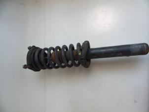 Used Front shock absorber rod, right Jeep Grand Cherokee (WH/WK) 3.0 CRD V6 24V Price € 50,00 Margin scheme offered by Autobedrijf Broekhuis B.V.