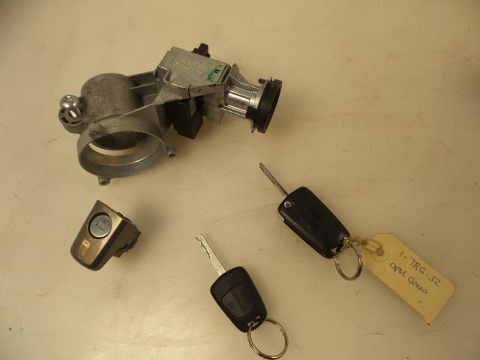 Set of cylinder locks (complete) from a Opel Corsa D 1.2 16V 2013