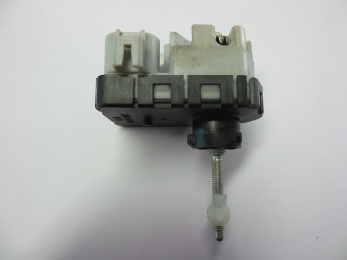 Headlight motor from a Lexus CT 200h 1.8 16V 2011