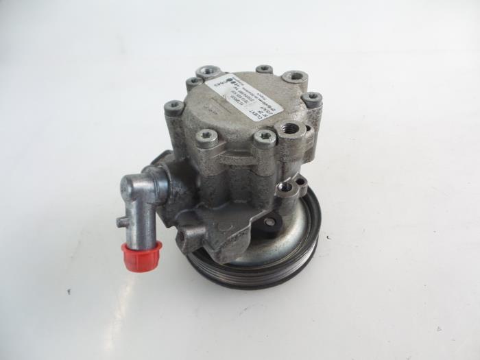 Usagé Pompe de direction Fiat Doblo (223A/119) 1.3 JTD 16V Multijet Prix € 35,00 Règlement à la marge proposé par Autobedrijf Broekhuis B.V.