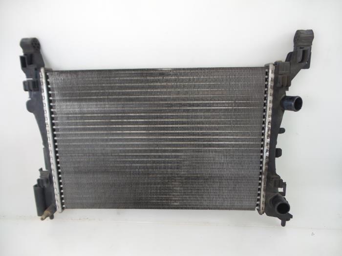 Usagé Radiateur Opel Corsa D 1.0 Prix € 25,00 Règlement à la marge proposé par Autobedrijf Broekhuis B.V.