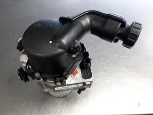 Used Power steering pump Peugeot 508 (8D) 2.0 Hybrid4 16V Price € 80,00 Margin scheme offered by Autobedrijf Broekhuis B.V.