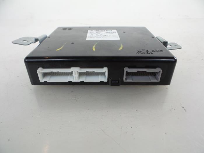Used Body control computer Hyundai iX35 (LM) 2.0 CRDi 16V 4x4 Price € 70,00 Margin scheme offered by Autobedrijf Broekhuis B.V.