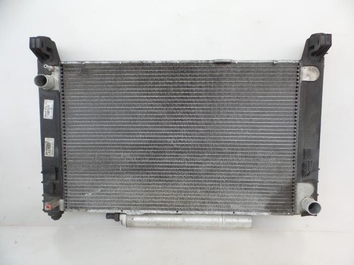 Gebrauchte Kühler Mercedes A (W169) 2.0 A-200 CDI 16V Preis € 25,00 Margenregelung angeboten von Autobedrijf Broekhuis B.V.