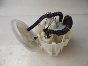 Used Electric fuel pump Opel Astra H (L48) 1.6 16V Price € 50,00 Margin scheme offered by Autobedrijf Broekhuis B.V.