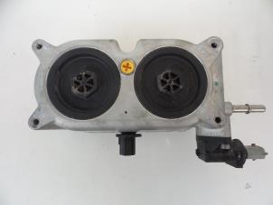 Used Fuel filter housing Jeep Grand Cherokee (WK/WK2) 3.0 CRD V6 24V Price € 100,00 Margin scheme offered by Autobedrijf Broekhuis B.V.