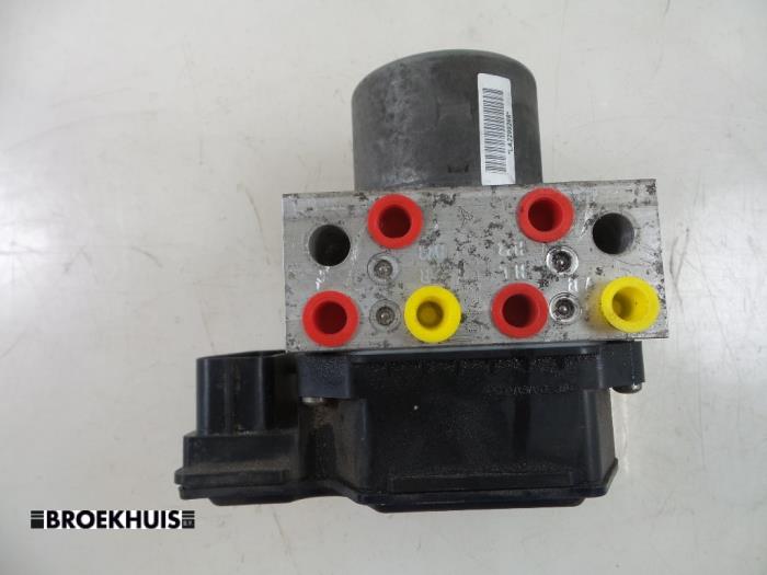 Begagnade ABS-pump Ford Galaxy (WA6) 2.3 16V Pris € 40,00 Marginaltabell erbjuds av Autobedrijf Broekhuis B.V.