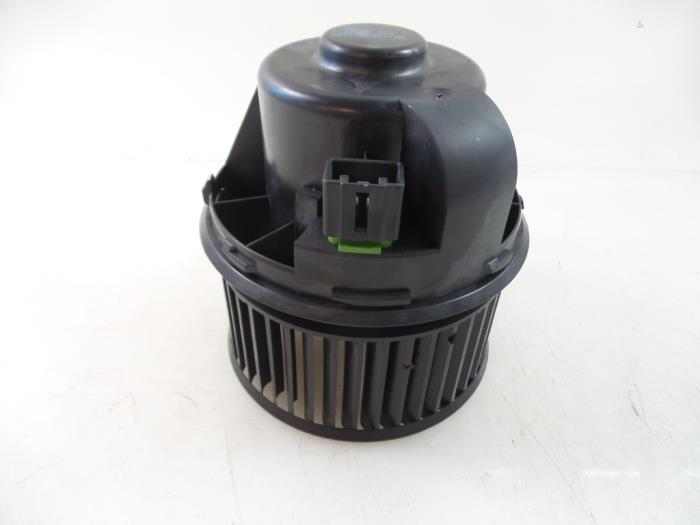 Heating and ventilation fan motor from a Ford Galaxy (WA6) 2.3 16V 2008