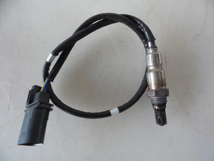 Lambda probe from a Volkswagen Golf VII (AUA) 1.6 TDI 16V 2013
