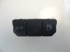 Tank cap cover switch from a Peugeot 508 (8D) 2.0 Hybrid4 16V 2012