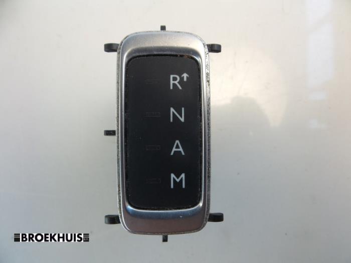 Usados Interruptor Peugeot 508 (8D) 2.0 Hybrid4 16V Precio € 15,00 Norma de margen ofrecido por Autobedrijf Broekhuis B.V.
