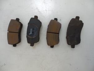 Used Front brake pad Renault Clio III (BR/CR) 1.2 16V 75 Price € 15,00 Margin scheme offered by Autobedrijf Broekhuis B.V.