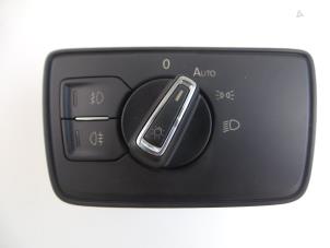 Usagé Commutateur lumière Volkswagen Passat Variant (3G5) 1.6 TDI 16V Prix € 35,00 Règlement à la marge proposé par Autobedrijf Broekhuis B.V.