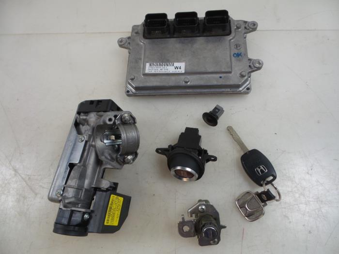 Used Injection computer Honda Civic (FK/FN) 1.8i VTEC 16V Price € 125,00 Margin scheme offered by Autobedrijf Broekhuis B.V.
