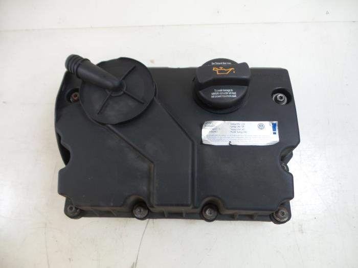 Usagé Couvercle soupapes Volkswagen Polo IV (9N1/2/3) 1.4 TDI 70 Prix € 40,00 Règlement à la marge proposé par Autobedrijf Broekhuis B.V.