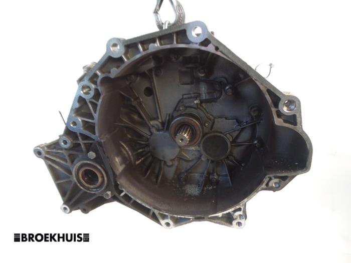 Gebrauchte Getriebe Opel Zafira (F75) 2.2 16V Preis auf Anfrage angeboten von Autobedrijf Broekhuis B.V.