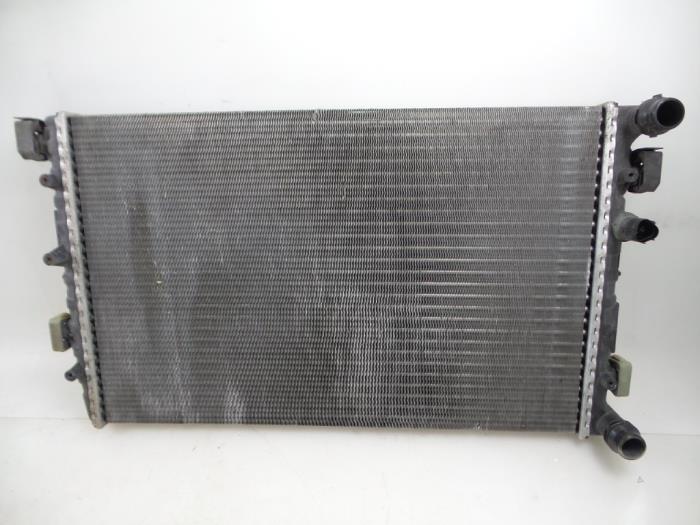 Usagé Radiateur Seat Ibiza III (6L1) 1.4 16V 75 Prix € 25,00 Règlement à la marge proposé par Autobedrijf Broekhuis B.V.